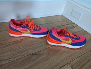 Nike Waffle One Hyper Pink University Gold